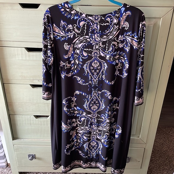 Pattern Dress - Picture 2 of 3